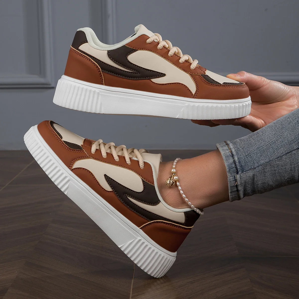 Sienna Metro Sneakers