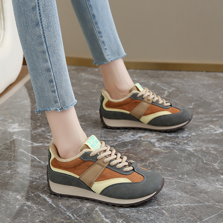 Luna Retro Sneakers